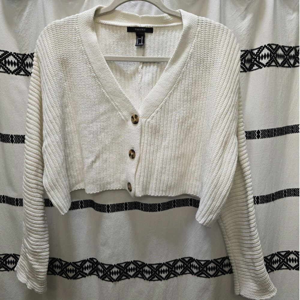 Forever 21 white chunky button ribbed knit cropped cardigan medium